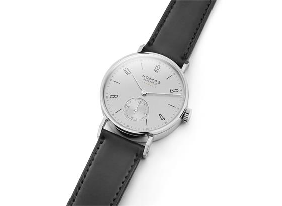 铂金灰色新款 NOMOS Tangente Neomatik 腕表堪称经典